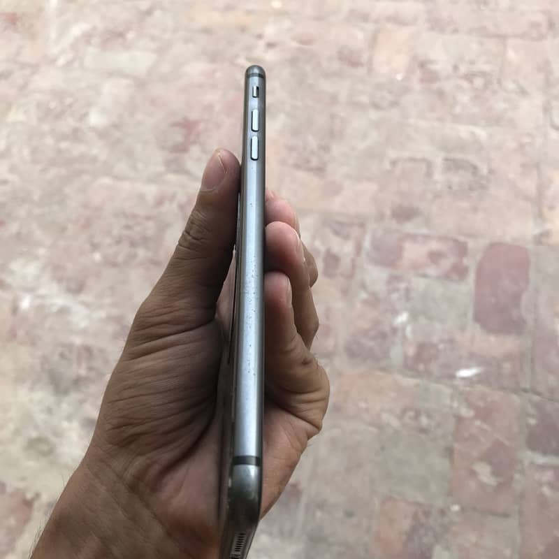 Apple iPhone 8 Plus 4