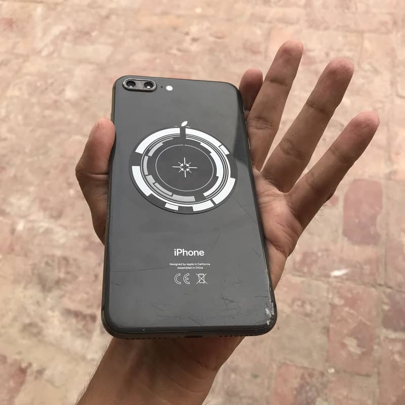 Apple iPhone 8 Plus 5