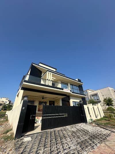 10 Marla designer house for sale in DHA-3 Sector B