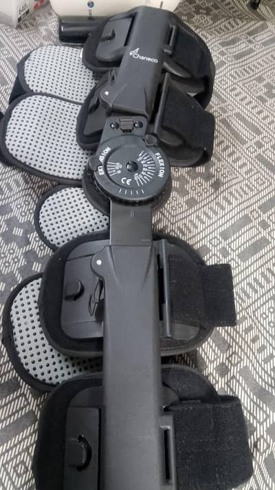 Knee brace
