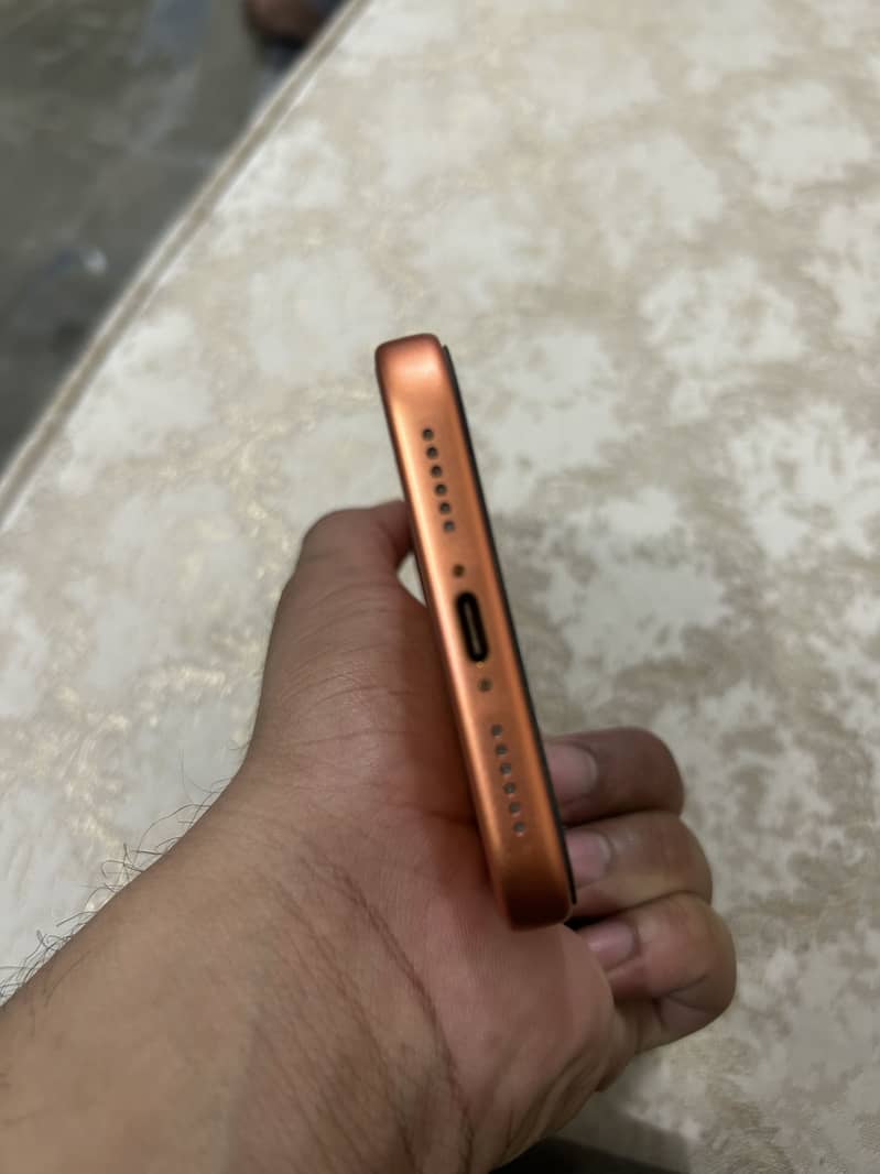 Apple iPhone 17 Pro Max 4