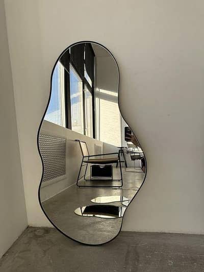 Beautiful and stylish irregular mirror