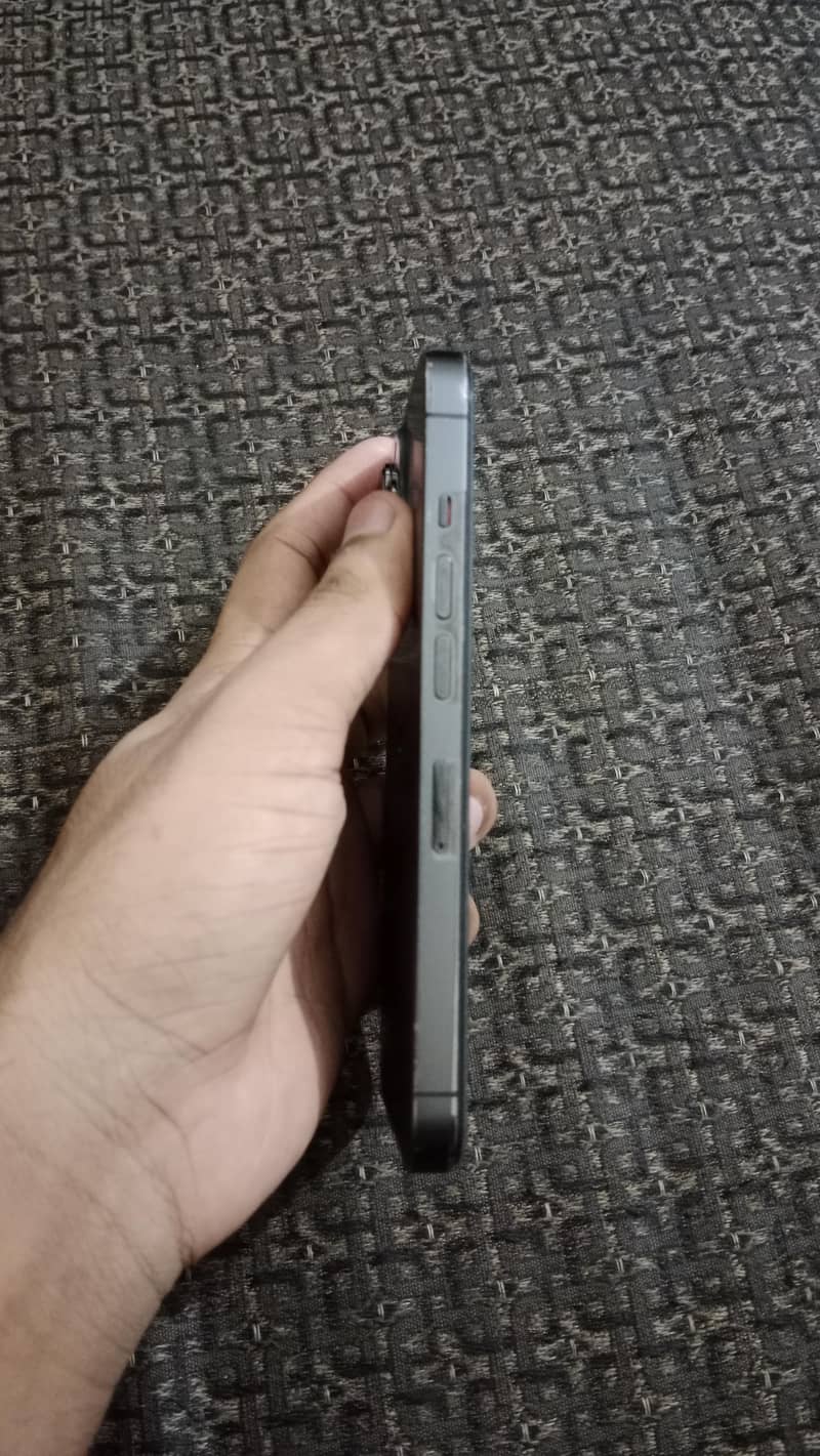 Apple iPhone 13 Pro 2