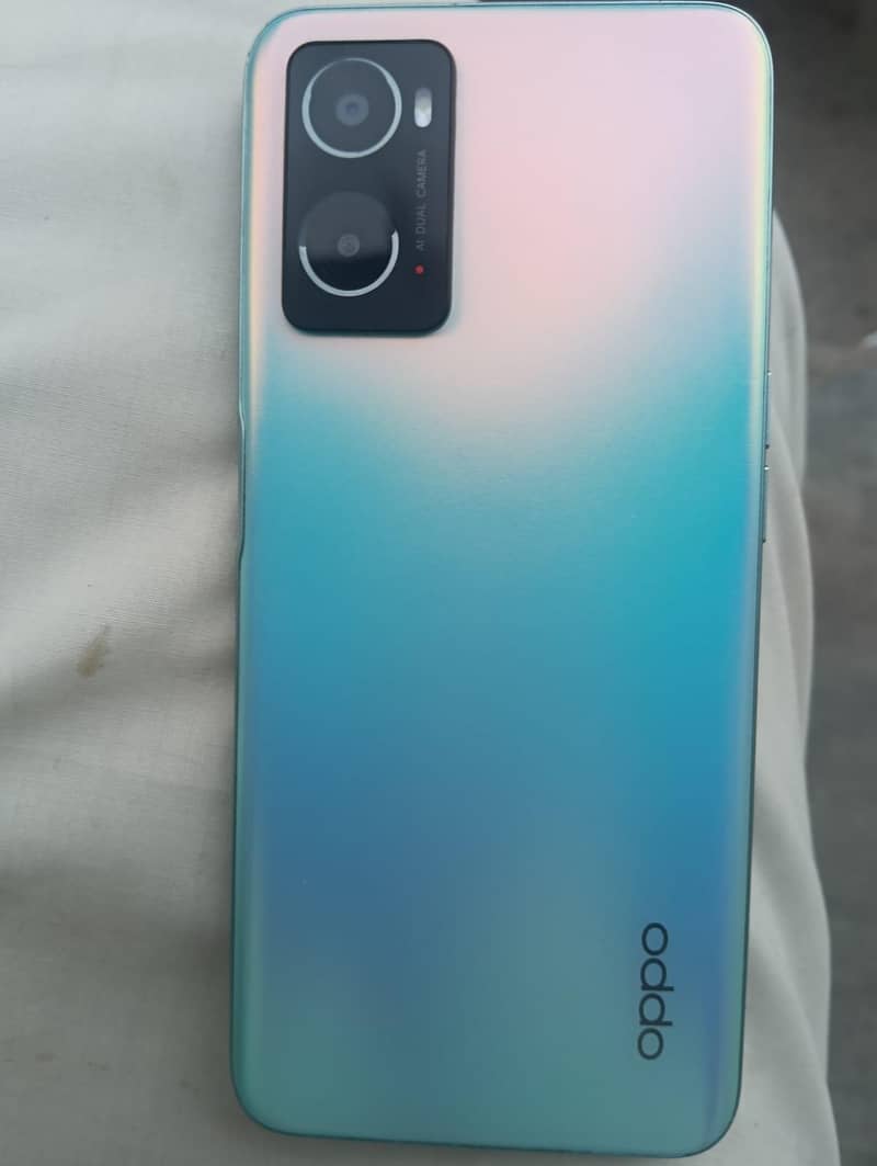 OPPO A76 1