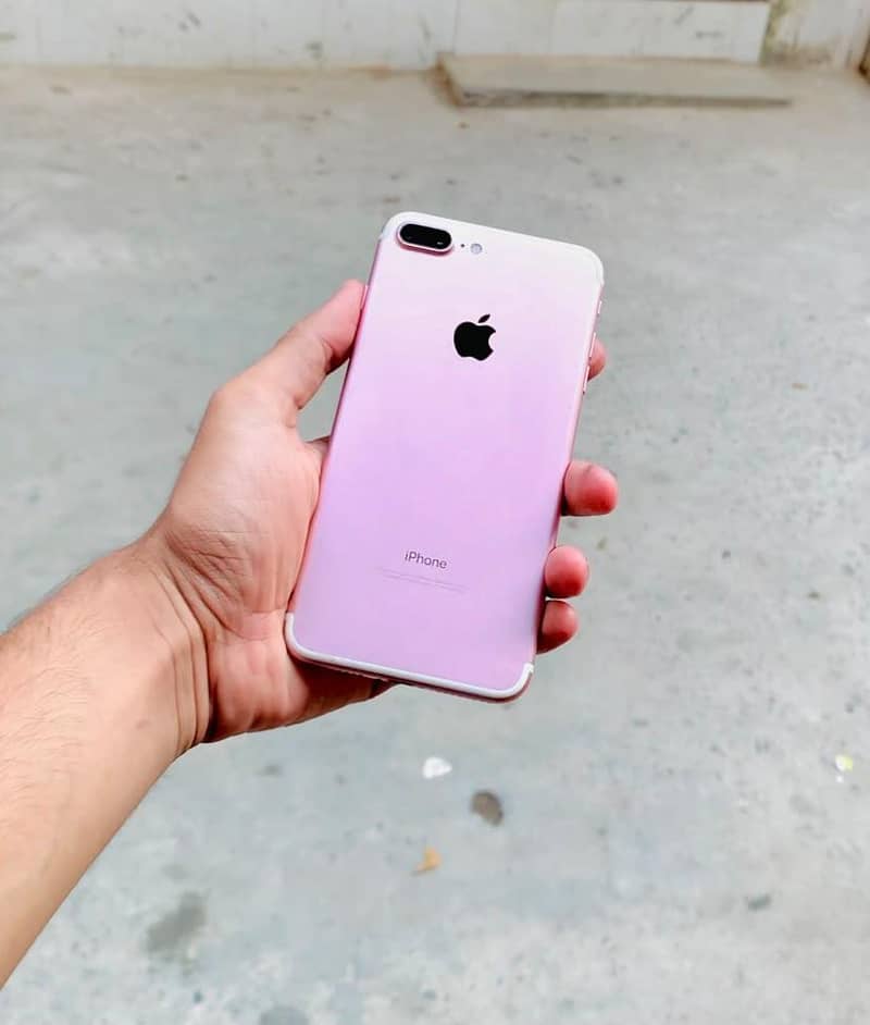 Apple iPhone 7 Plus 1