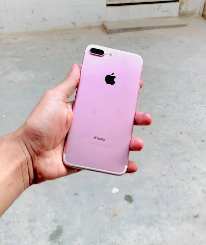 Apple iPhone 7 Plus 3