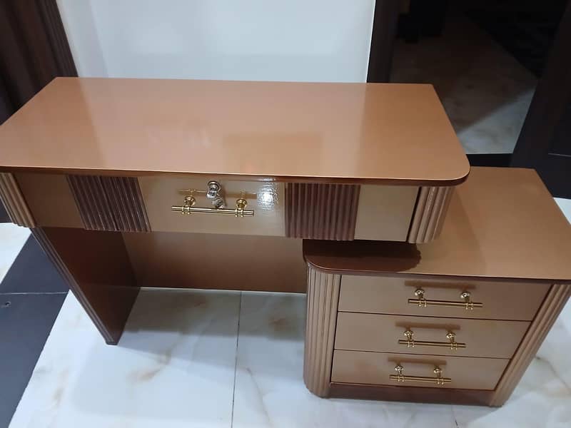 bed with dressing table 15