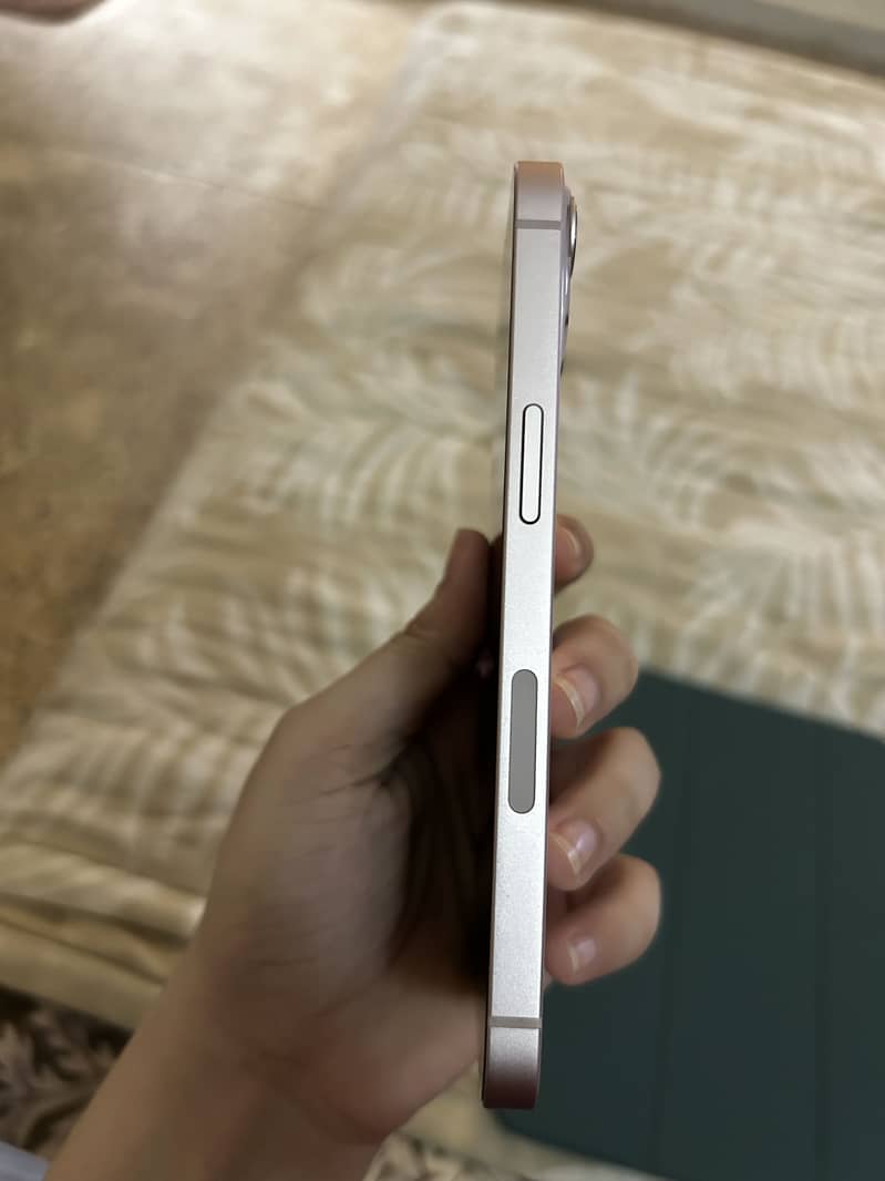 Apple iPhone 13 3