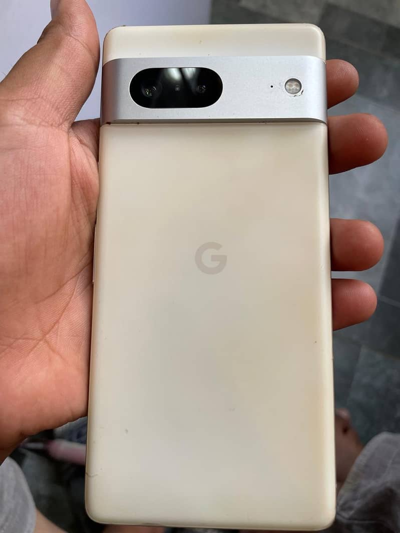 Google Pixel 7 4