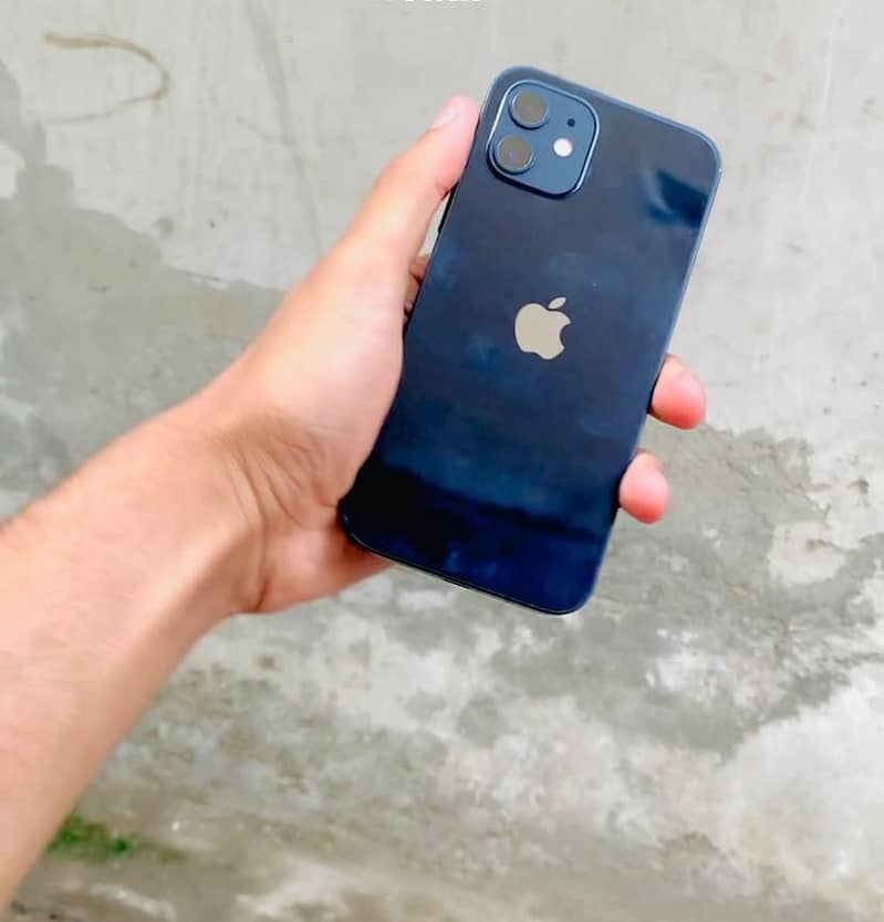 Apple iPhone 12 3