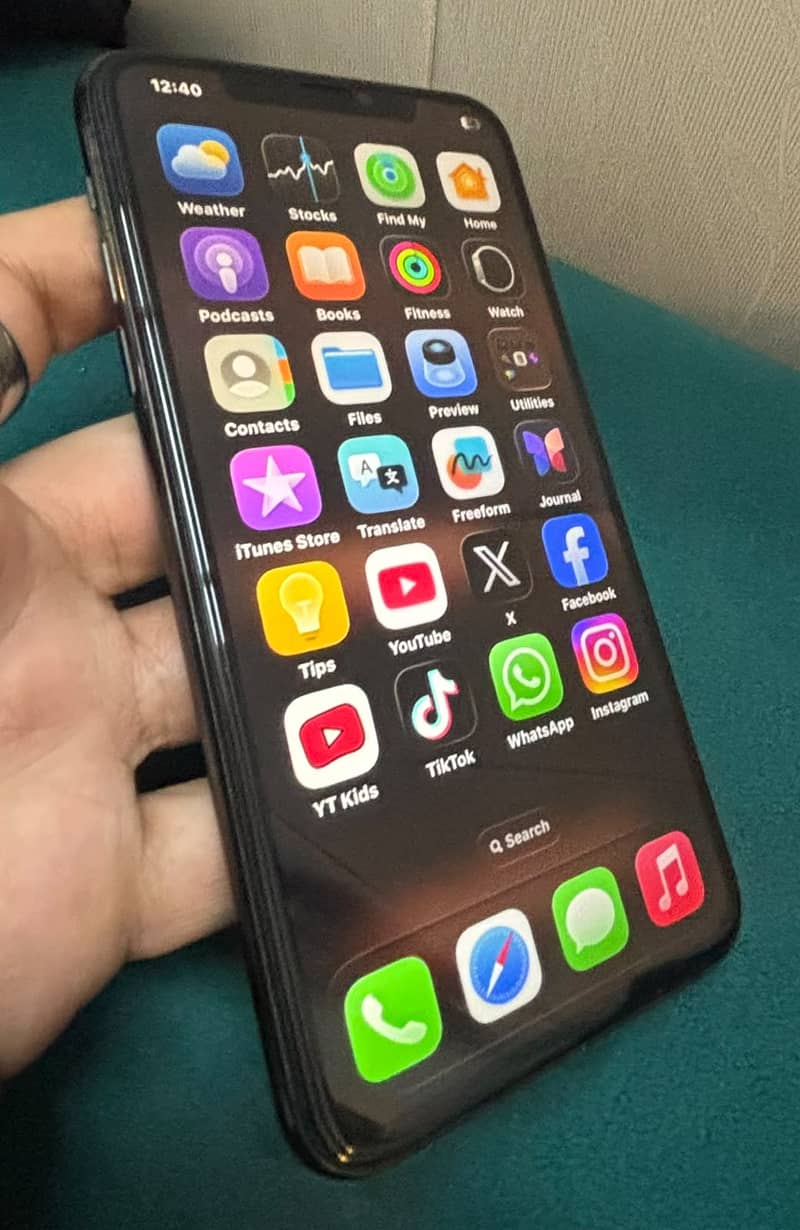 Apple iPhone 11 Pro Max Scratchless 1