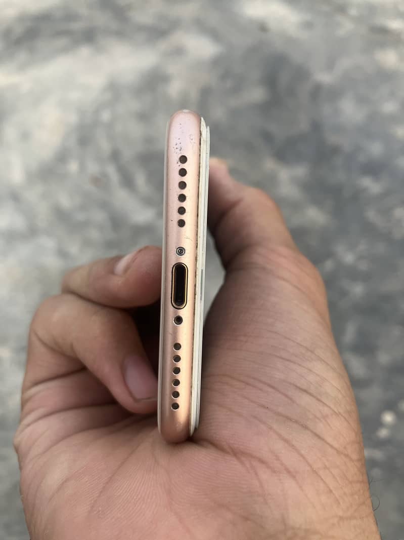 Apple iPhone 8 0