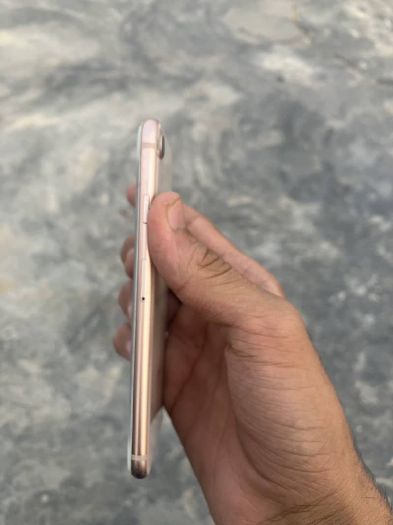 Apple iPhone 8 3