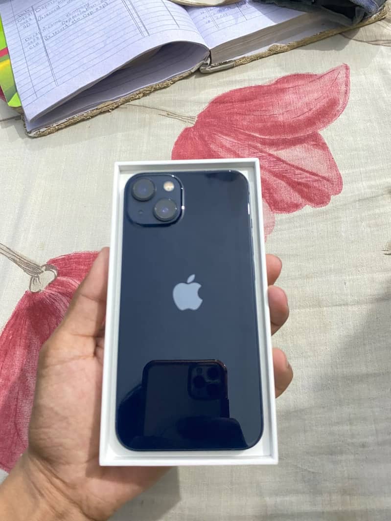 Apple iPhone 13 2