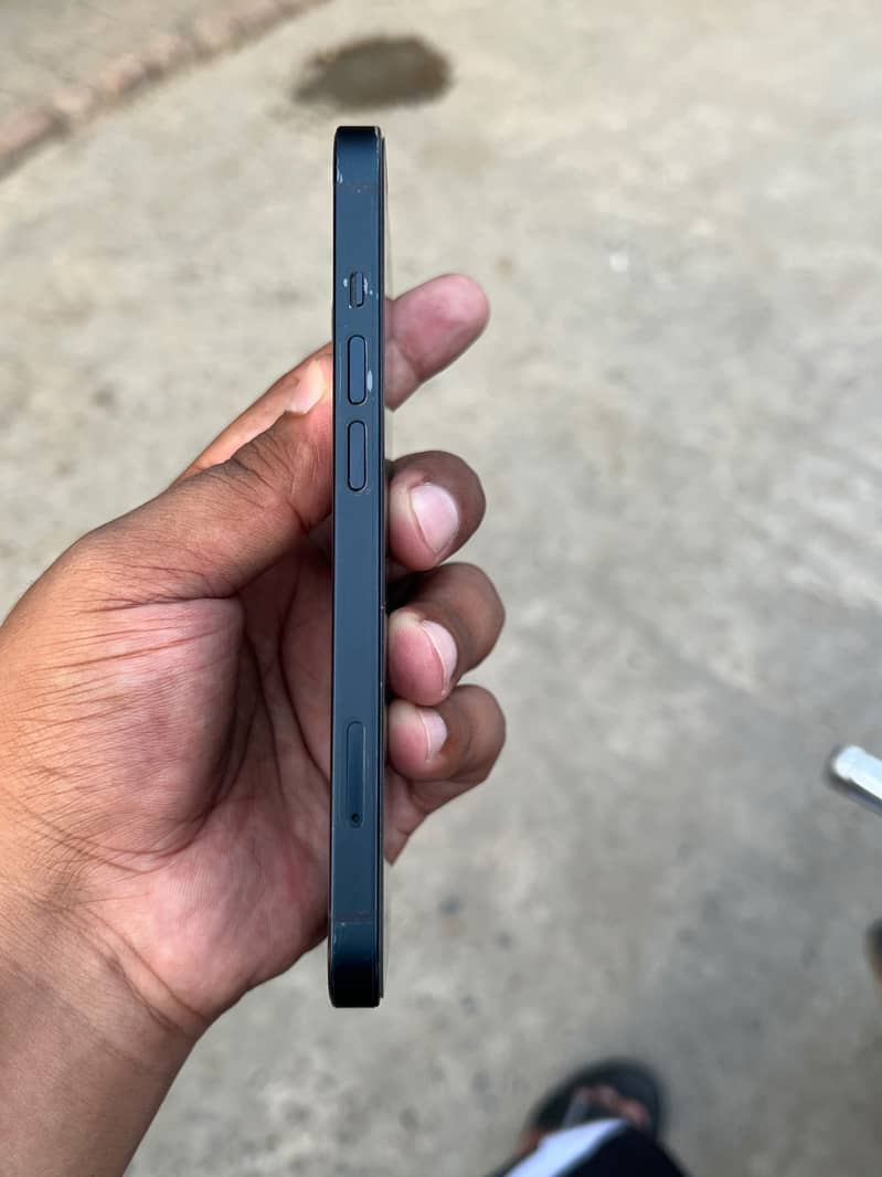 Apple iPhone 13 mini 6
