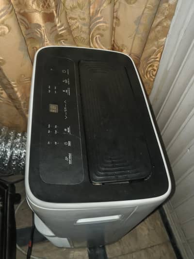 toshiba 1 ton inverted AC new condition with power supply and pipe