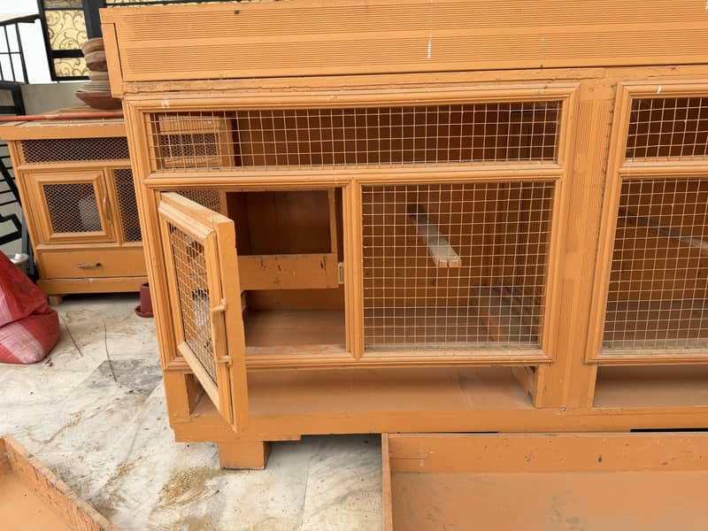 Solid wood cage for hens 1