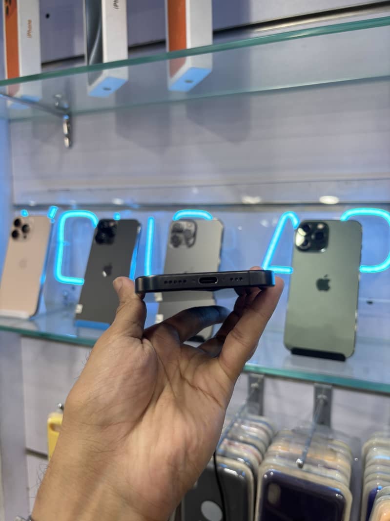 IPhone 15 pro 3