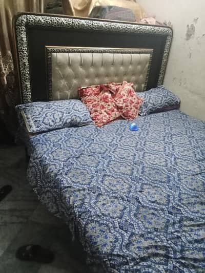 bed side table mattress