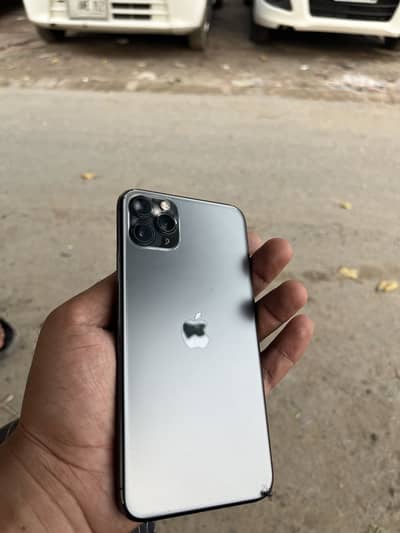 iPhone 11 Pro Max lush condition