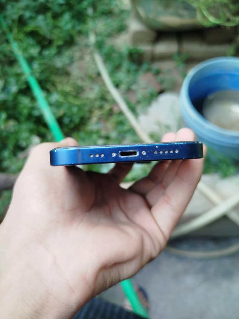 Apple iPhone 12 5
