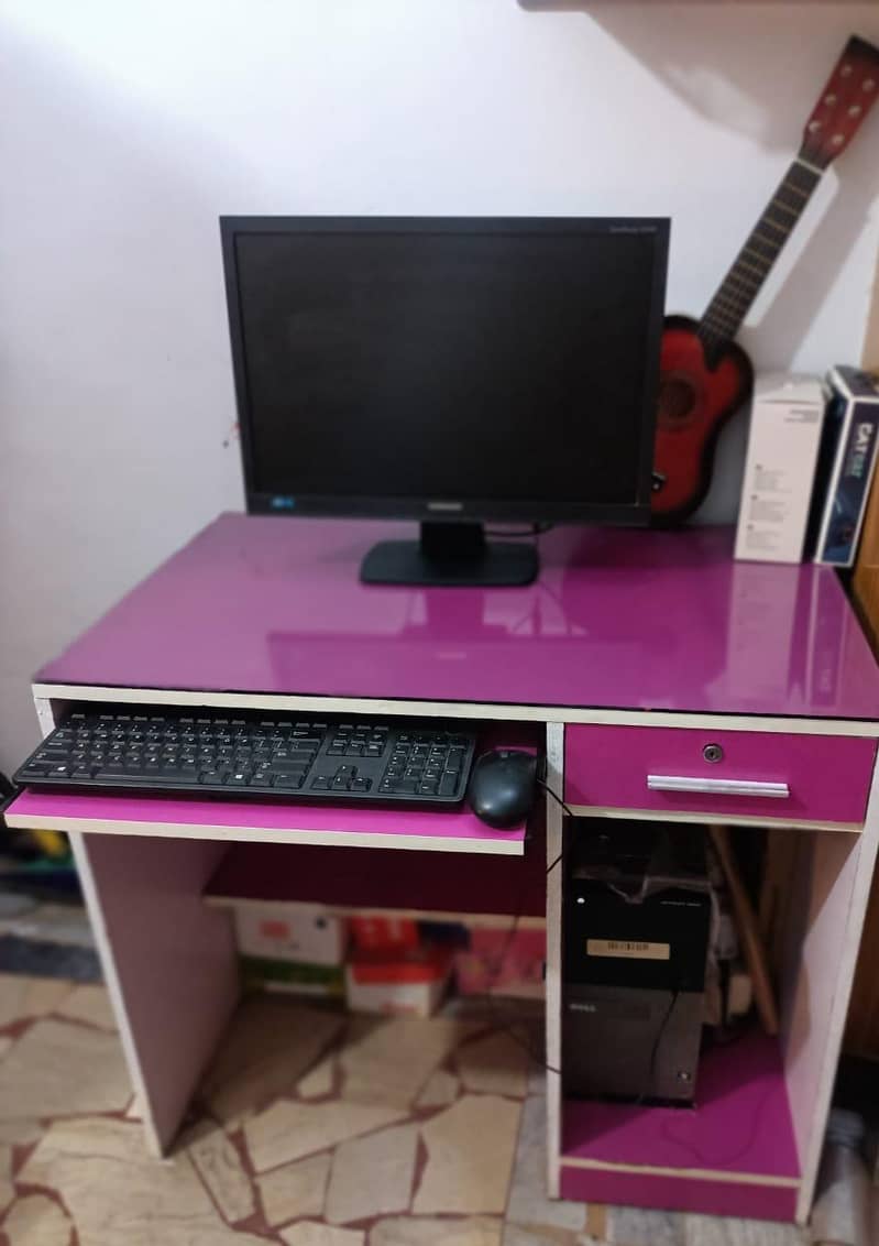 Computer table/ Study desk with keyboard tray 1