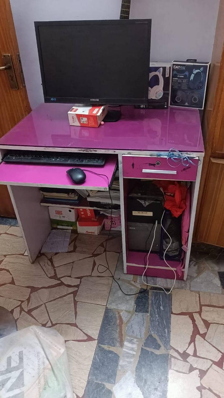 Computer table/ Study desk with keyboard tray 2