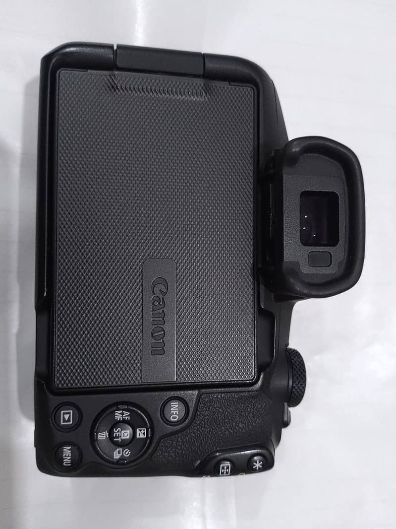 Canon EOS R50  Mirrorless camera 5