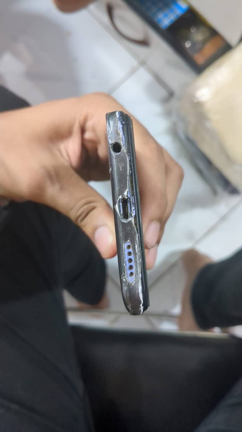Tecno 8c 2