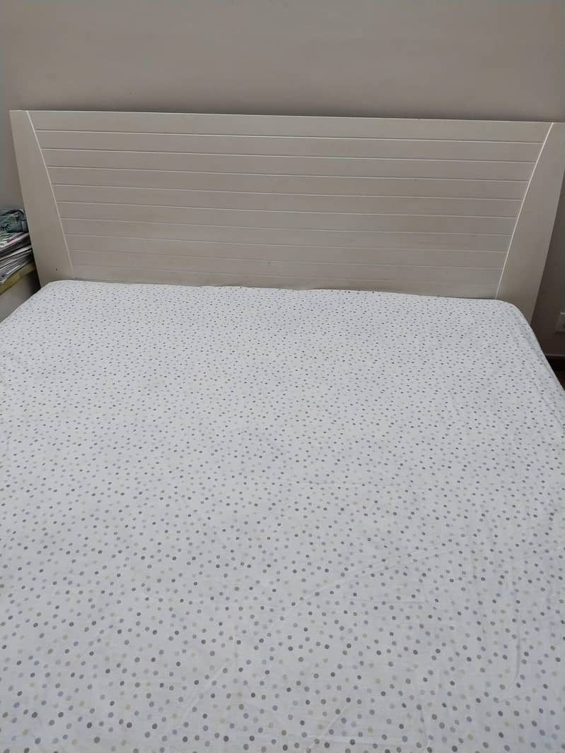 Bed set side table dressing table and mirror 0