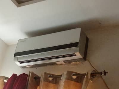 Kenwwod 1 ton AC - Urgent sale