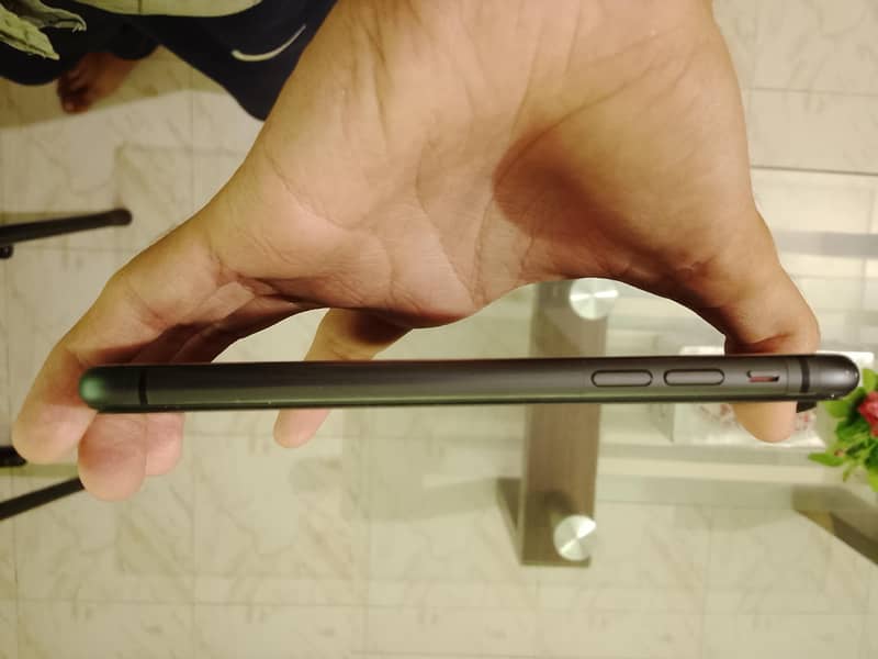 Apple iPhone 11 2