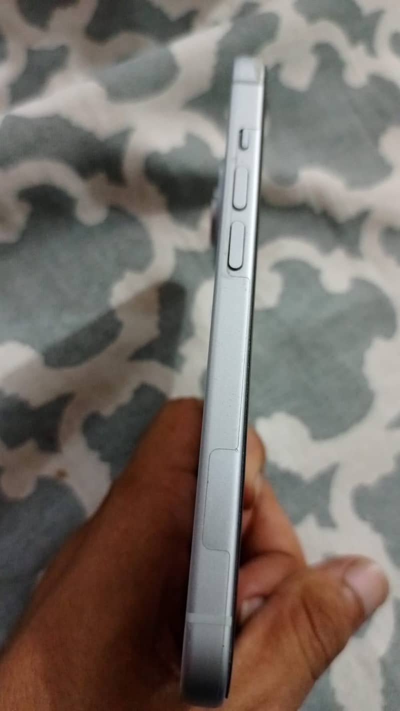 Apple iPhone 15 0