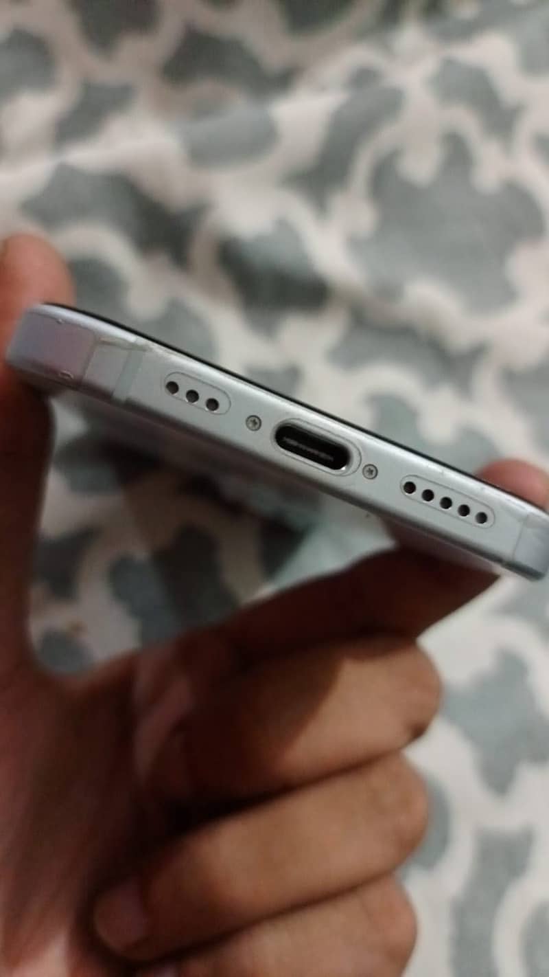 Apple iPhone 15 2