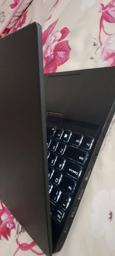 i5 10 gen 8gb ram 256ssd Lenovo Thinkpad E15