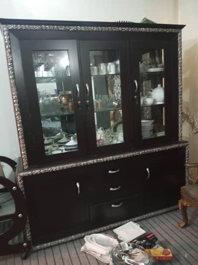 showcase urgent sale