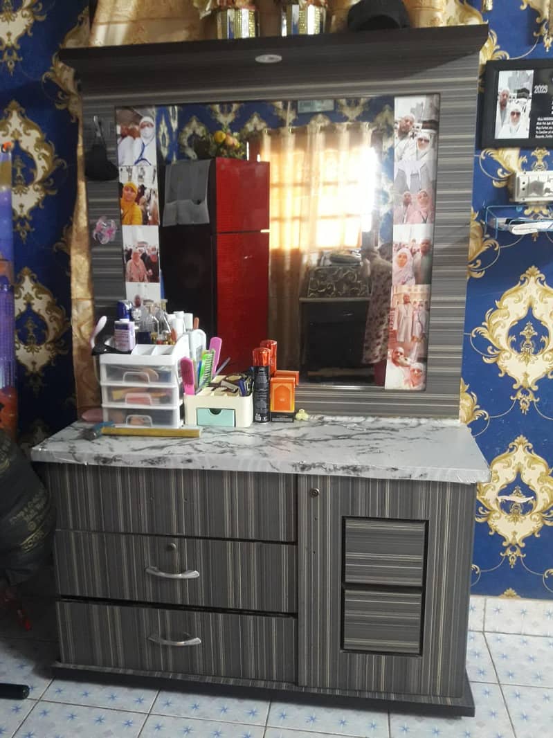 king bed set good condition 1