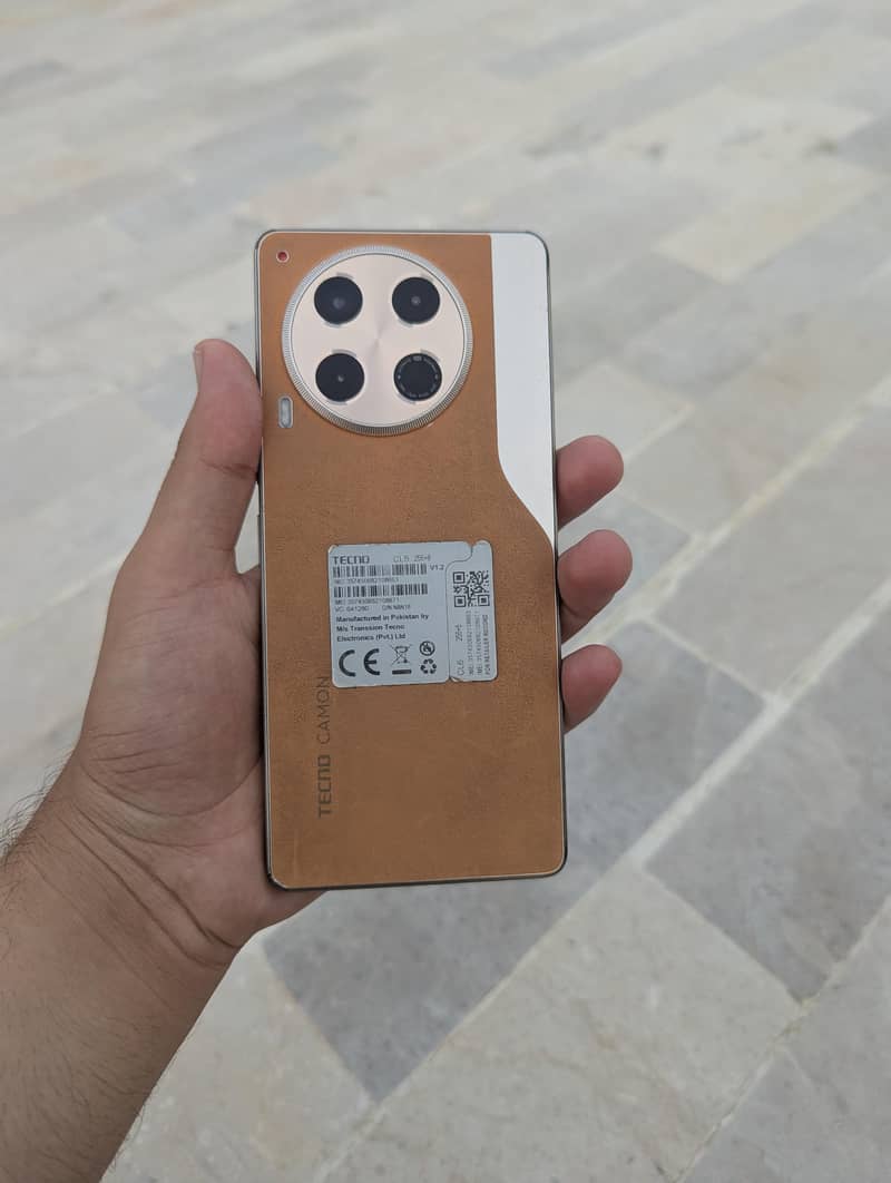 Tecno CAMON 30 0
