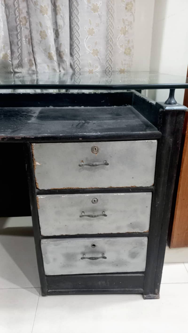 Computer table with chair 2