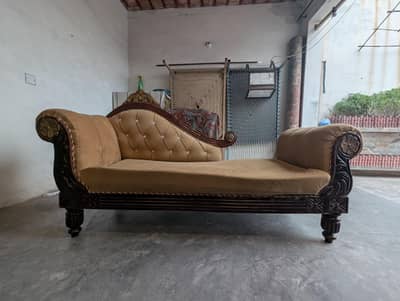 Wooden Dewan for Sale – Good Condition