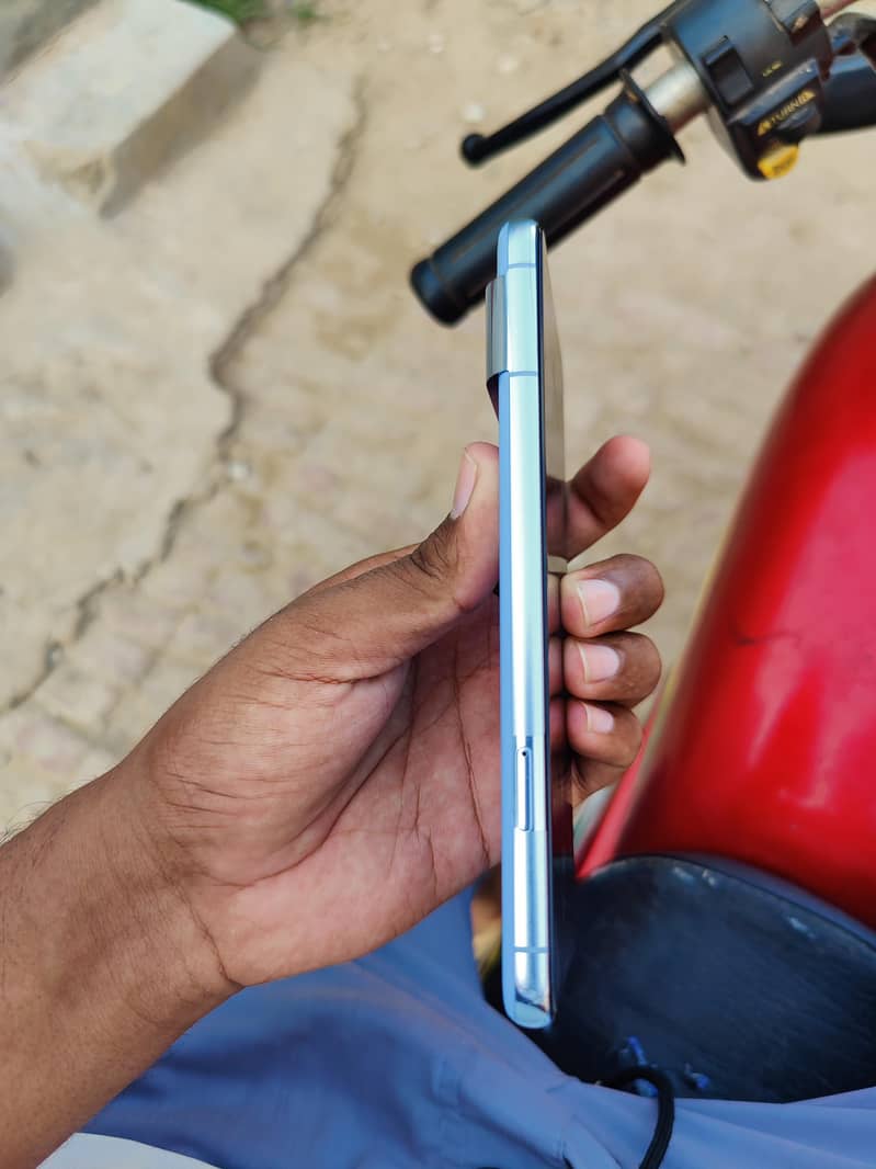 Google Pixel 8 Pro 4