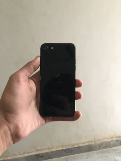 Apple iPhone SE 2023