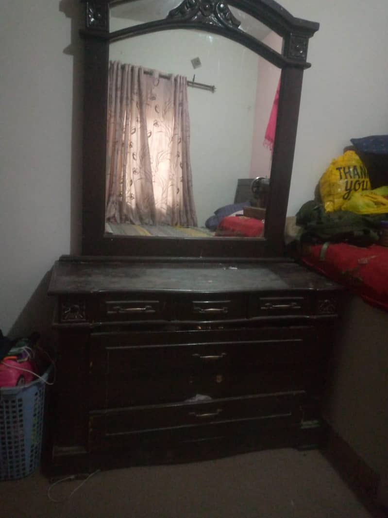 dressing table 0