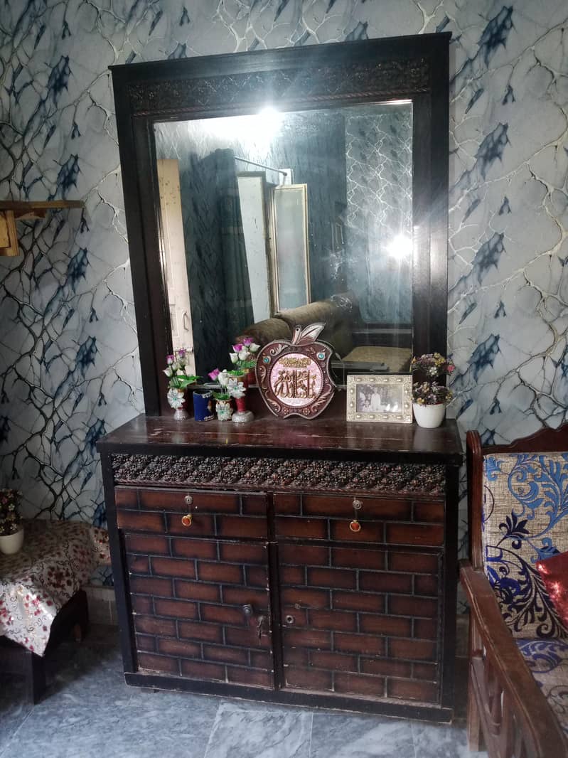 wodden Dressing Table 0