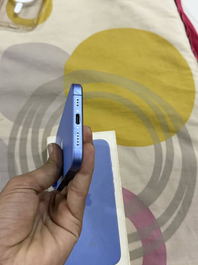 Apple iPhone 16 1