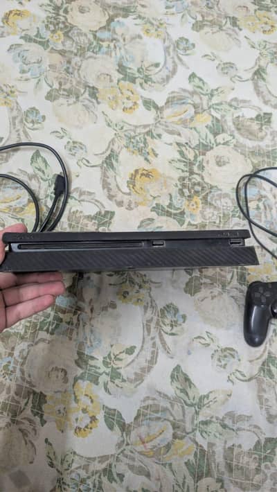 Play station 4 slim 1 tb