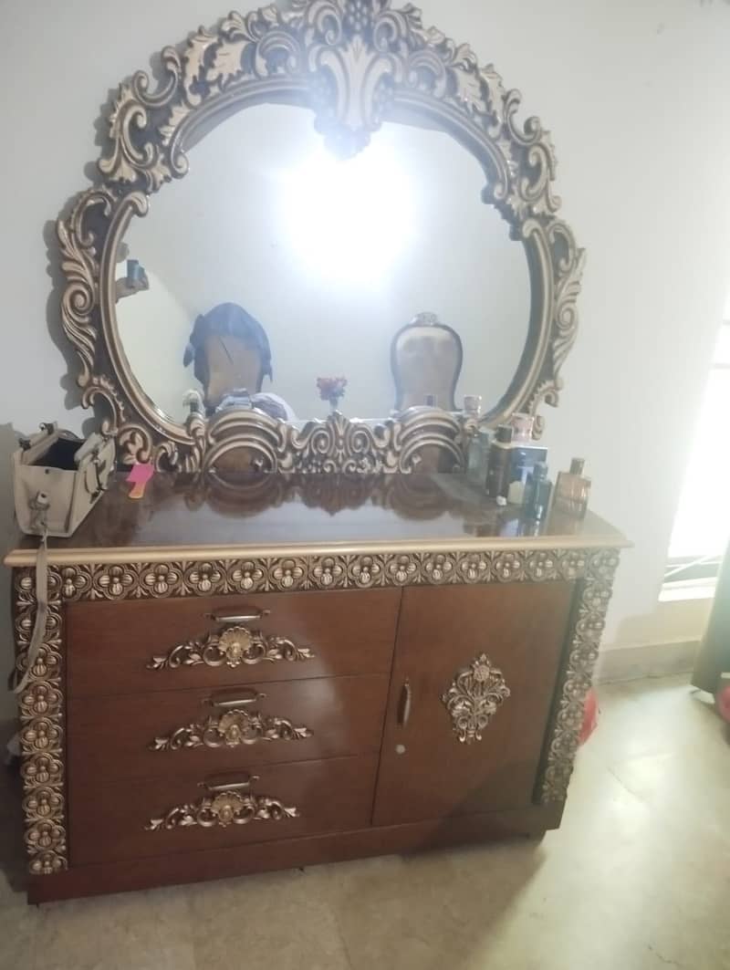 Dressing table set 1