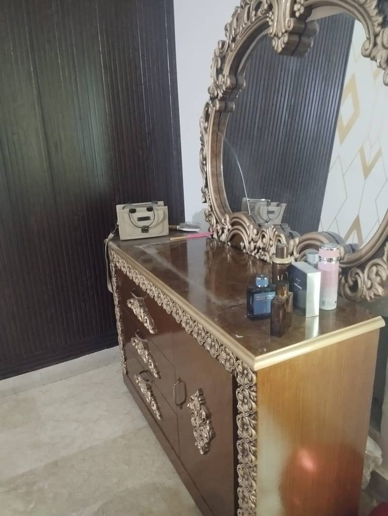 Dressing table set 2