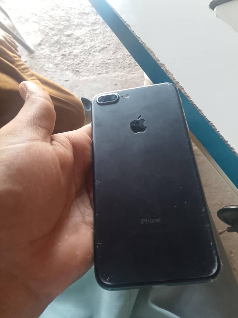Apple iPhone 7 Plus 1