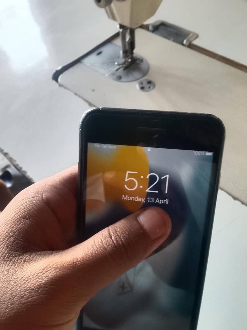 Apple iPhone 7 Plus 2